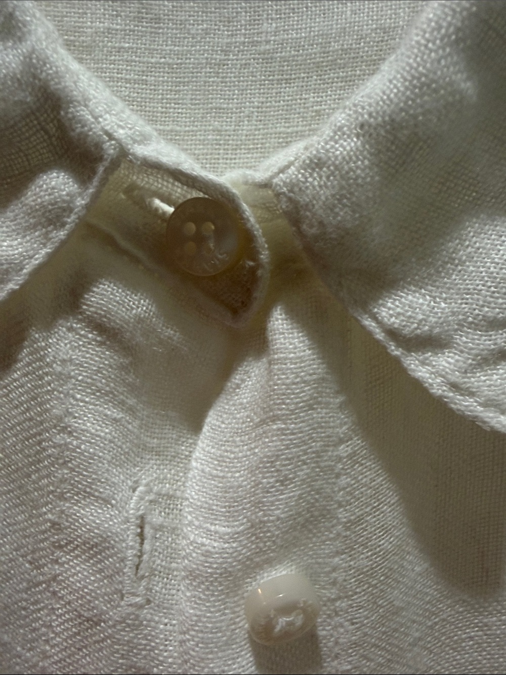 Stark White Button-Front Linen Blouse - Picture 4 of 12